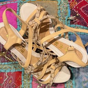 NWOT L A M B GORGEOUS Leather Platforms!!